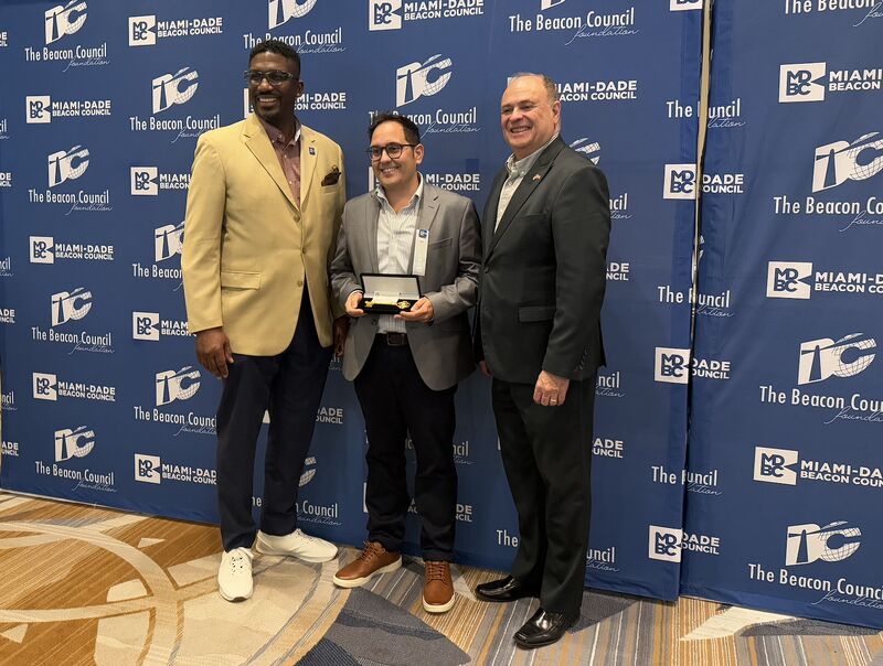 Oscar Rubio Martín receiving the Keys to Miami-Dade County, 2025